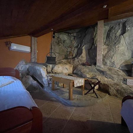 Cave Apartment Virpazar Exteriér fotografie